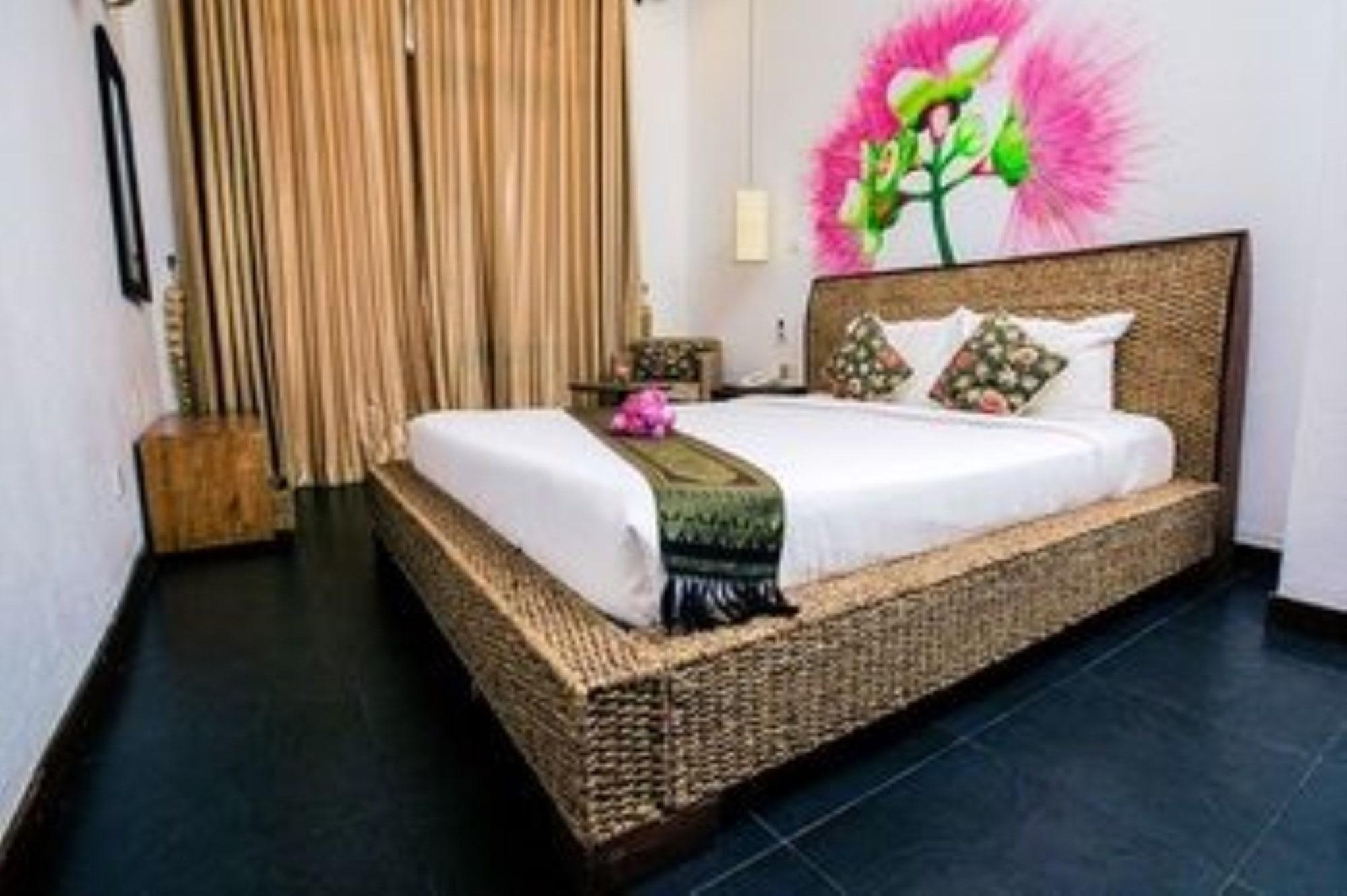 Monsoon Riverside Hotel Phnom Pen Exterior foto