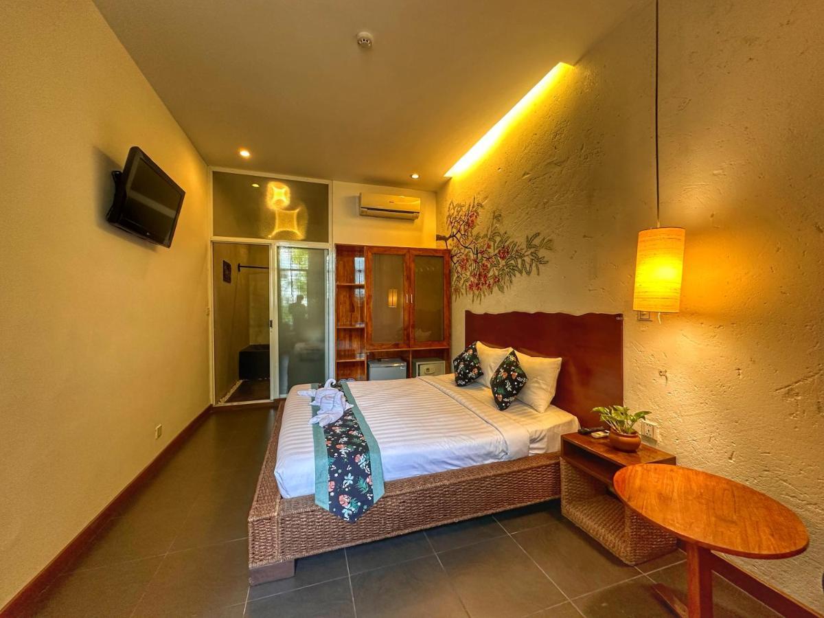 Monsoon Riverside Hotel Phnom Pen Exterior foto