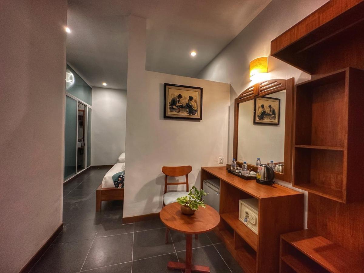 Monsoon Riverside Hotel Phnom Pen Exterior foto