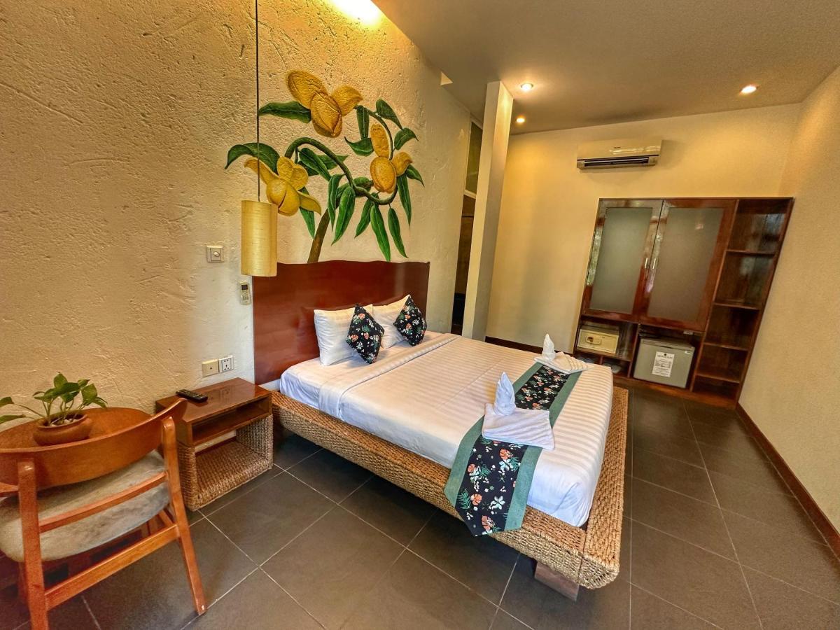 Monsoon Riverside Hotel Phnom Pen Exterior foto