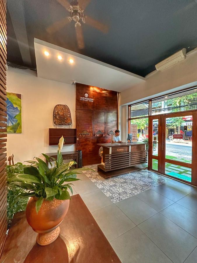 Monsoon Riverside Hotel Phnom Pen Exterior foto