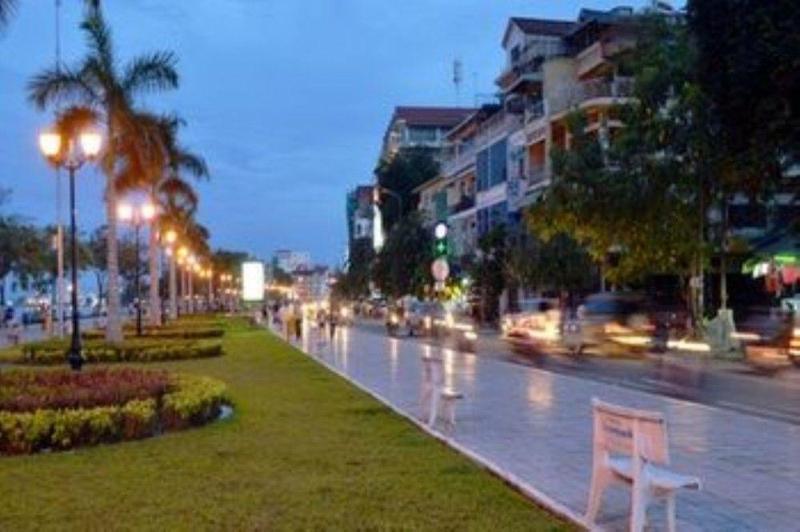 Monsoon Riverside Hotel Phnom Pen Exterior foto